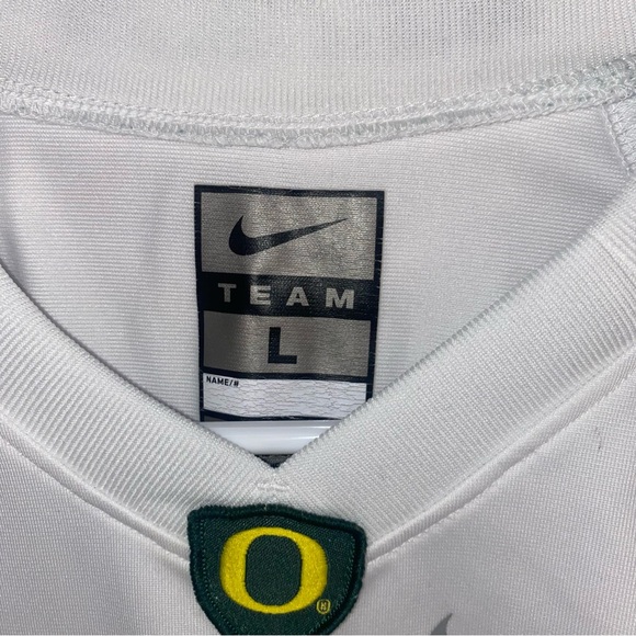 Nike Oregon Ducks Marcus Mariota football jersey white/green/silver - Picture 2 of 6